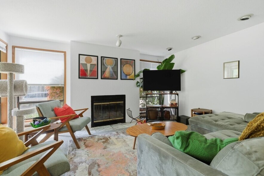 More Photos Of 1700 64th St NW, Seattle Apartments For Sale