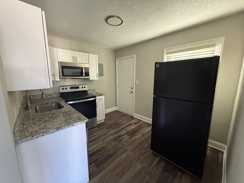 More Photos Of 2225 Alma Ct, Charlotte Multifamily For Sale