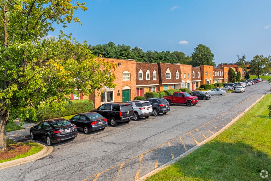 More Photos Of 15701-15757 Crabbs Branch Way, Rockville Light Distribution For Lease