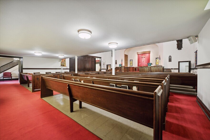 More Photos Of 725 Navarre Ave, Toledo Religious Facility For Sale