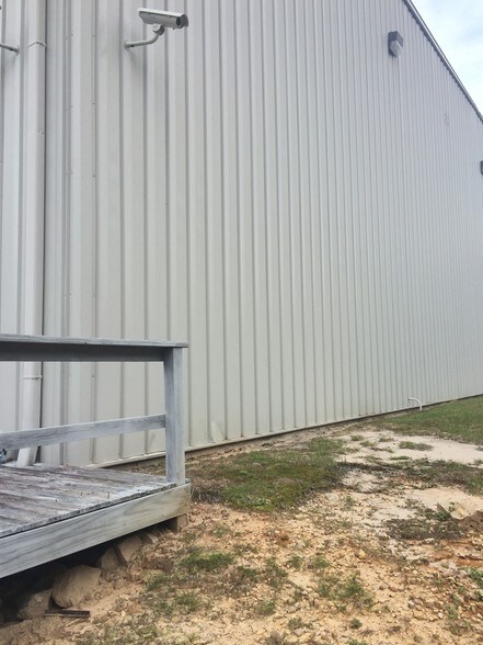 More Photos Of 2915 Gillespie St, Fayetteville Flex For Sale