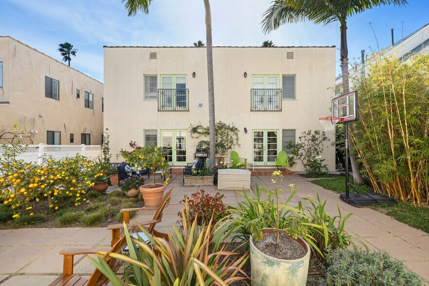 More Photos Of 827 12th St, Santa Monica Apartments For Sale