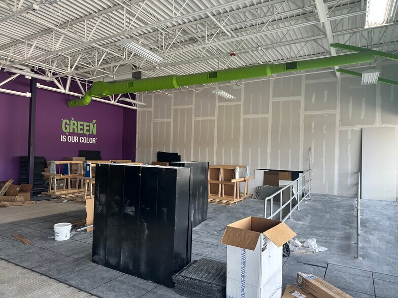 More Photos Of 3166-3180 Richmond Rd, Lexington General Retail For Lease