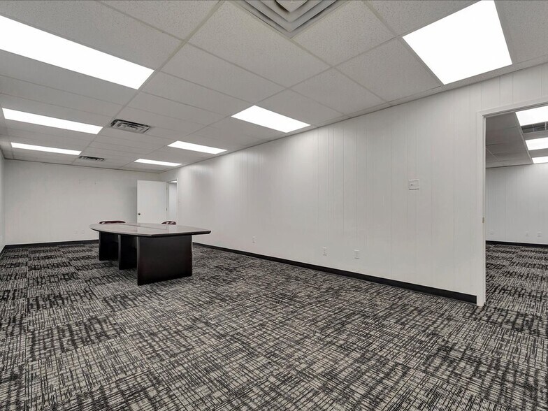 More Photos Of 3804 South St, Nacogdoches Warehouse For Sale