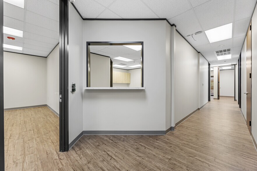 More Photos Of 8111 Cypresswood Dr, Spring Medical For Lease