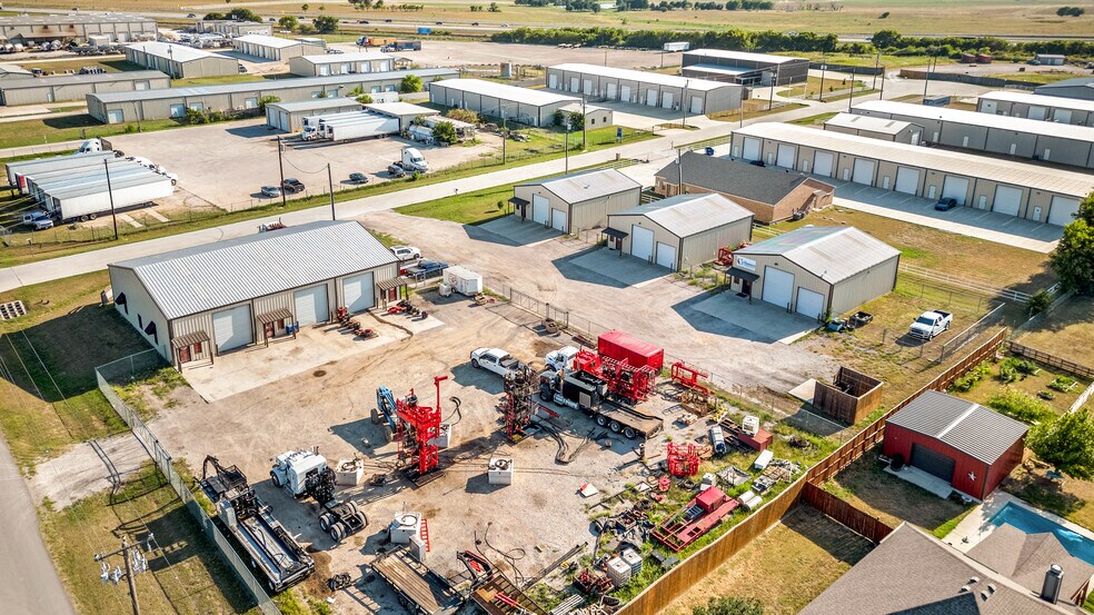 More Photos Of 104 Metrotex Dr, Haslet Flex For Lease