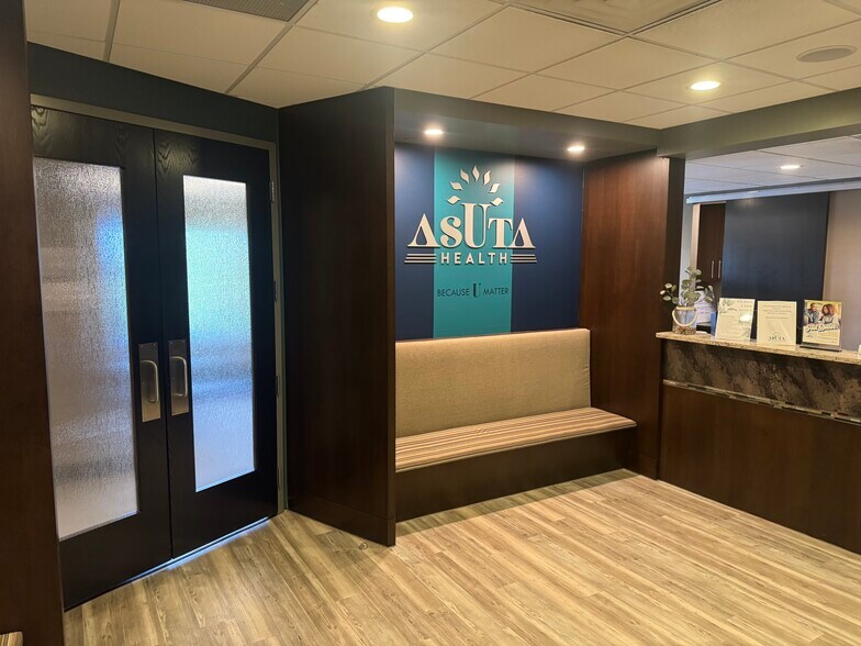 More Photos Of 7300 France Ave S, Edina Medical For Sale