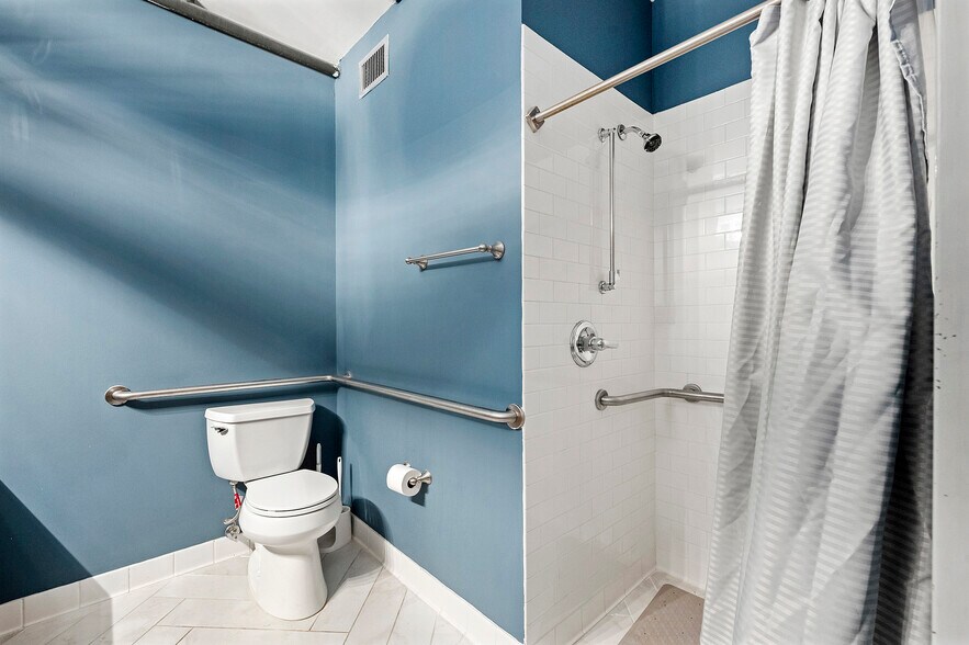 More Photos Of 949 W Marietta St NW, Atlanta Office For Sale