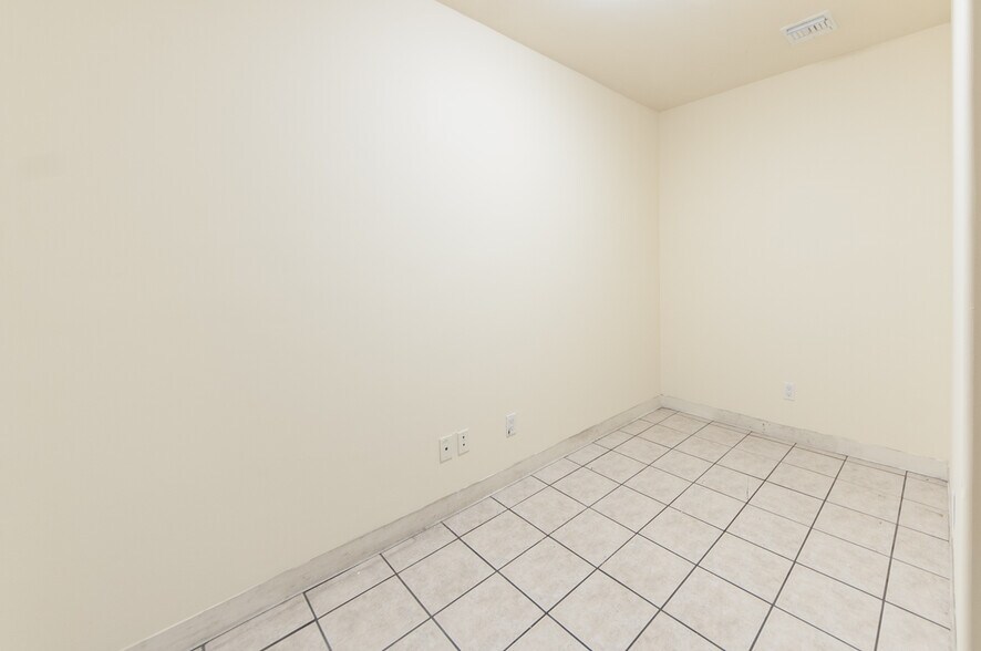 More Photos Of 5010 W Washington Blvd, Los Angeles Land For Lease