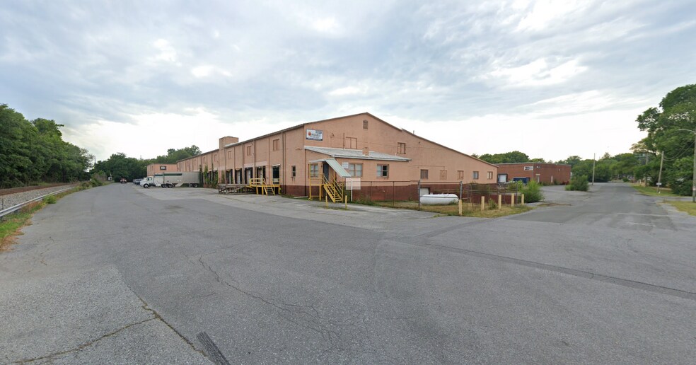 More Photos Of 351 Station Rd, Berryville Manufacturing For Lease