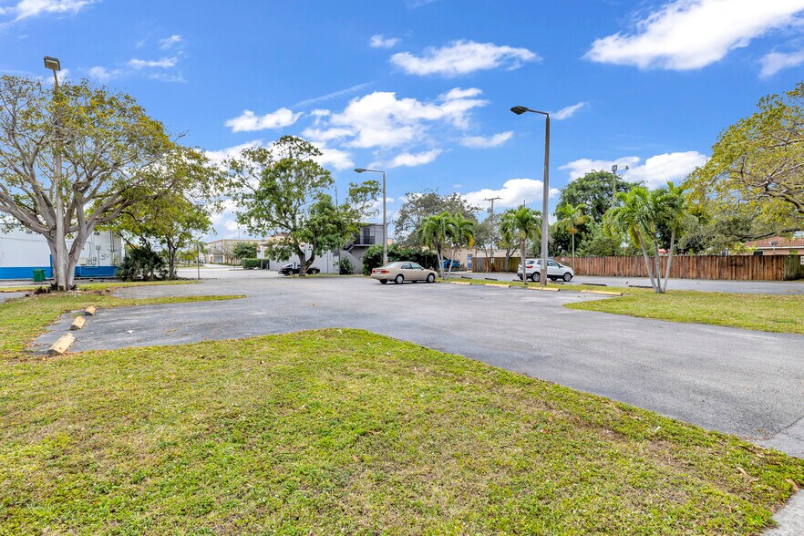 More Photos Of 5912 Tyler Street, Hollywood Land For Sale