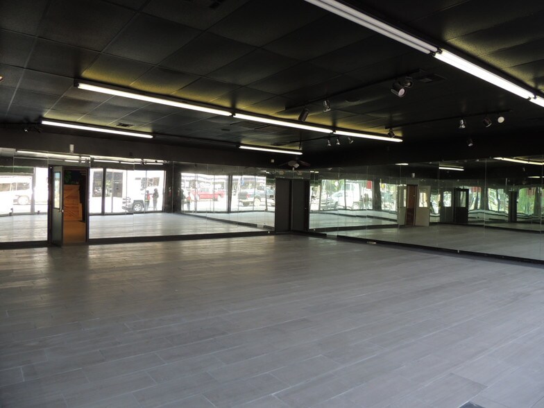 More Photos Of 111 S Main St, Sapulpa Storefront For Sale