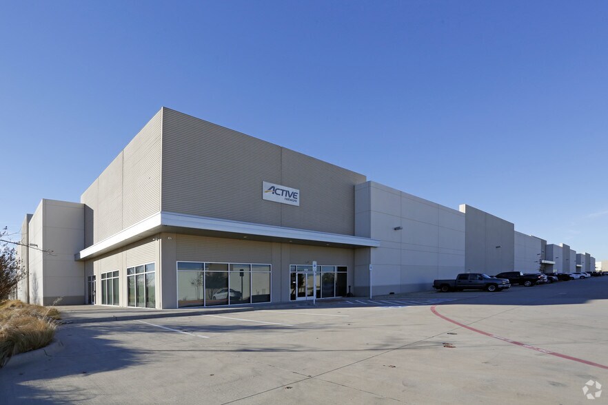 More Photos Of 1200 Mustang Dr, Dallas Distribution For Lease