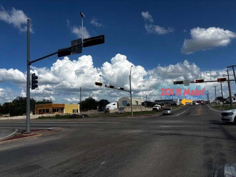 More Photos Of 201 N Main St, McGregor Office For Sale