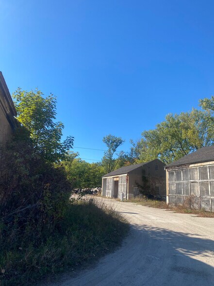 More Photos Of 5052 Reynolds Rd, Sturgeon Bay Flex For Sale