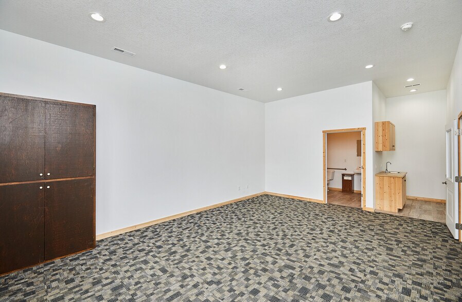 More Photos Of 110 NE 2nd St, Stuart Flex For Sale