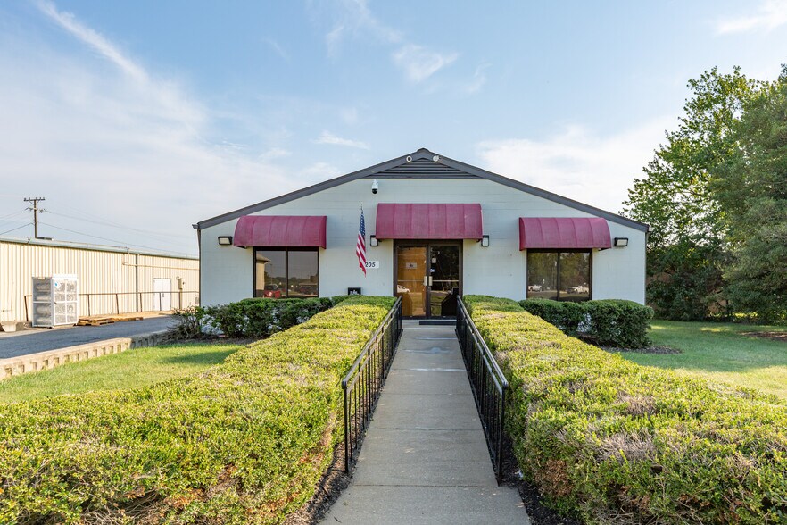 More Photos Of 205 Wallace Ln, Fredericksburg Warehouse For Sale