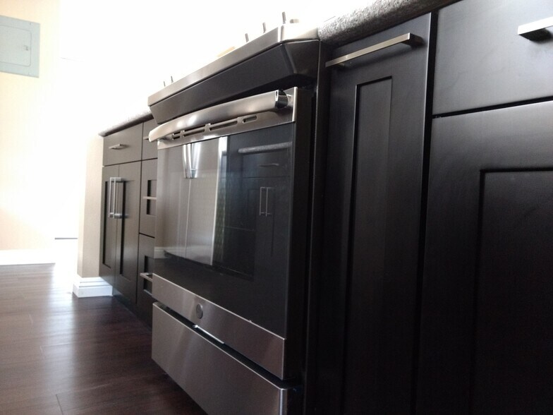 More Photos Of 16015 Halldale Ave, Gardena Multifamily For Sale