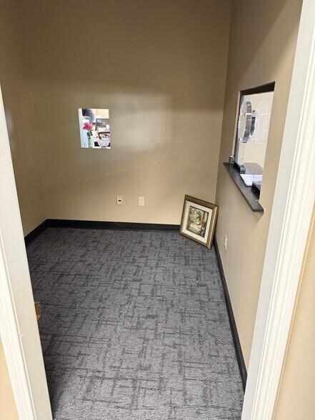 More Photos Of 1600 W Main St, Troy Storefront Retail Office For Lease