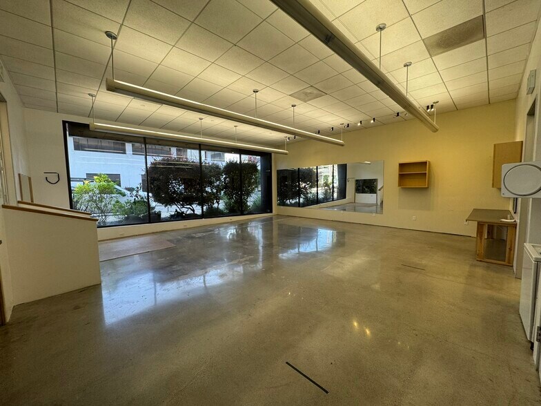 More Photos Of 12401 Wilshire Blvd, Los Angeles Medical For Lease