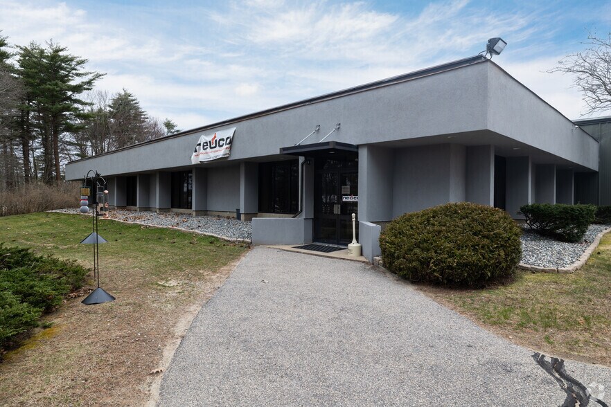 More Photos Of 1 Chase Park Rd, Seabrook Manufacturing For Lease