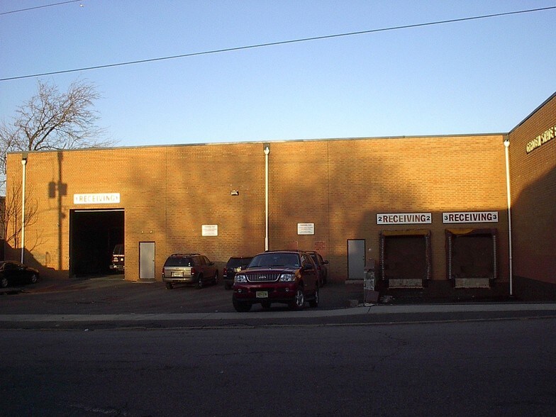 More Photos Of 239 6th Ave, Paterson Warehouse For Lease