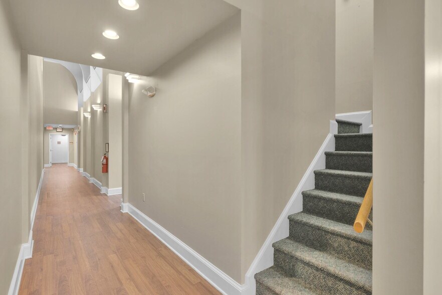 More Photos Of 1201-1203 Colonial Commons Ct, Lancaster Medical For Lease