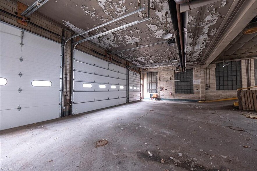 More Photos Of 1439 Sunset Blvd, Steubenville Light Manufacturing For Sale