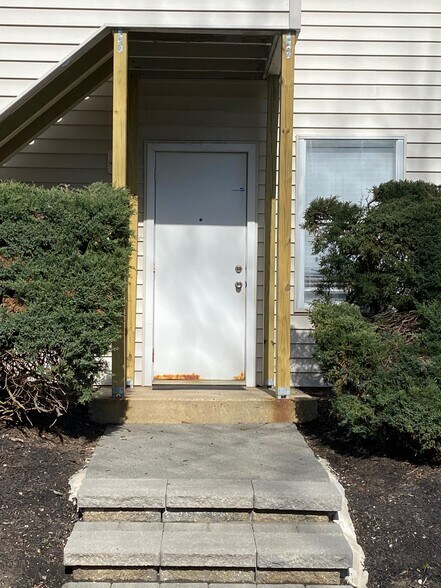 More Photos Of 59 Avenue at the Commons, Shrewsbury Medical For Lease