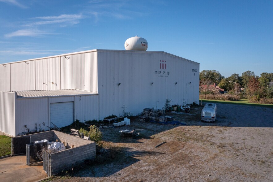 More Photos Of 123 Watford Park Way Dr, Canton Warehouse For Lease