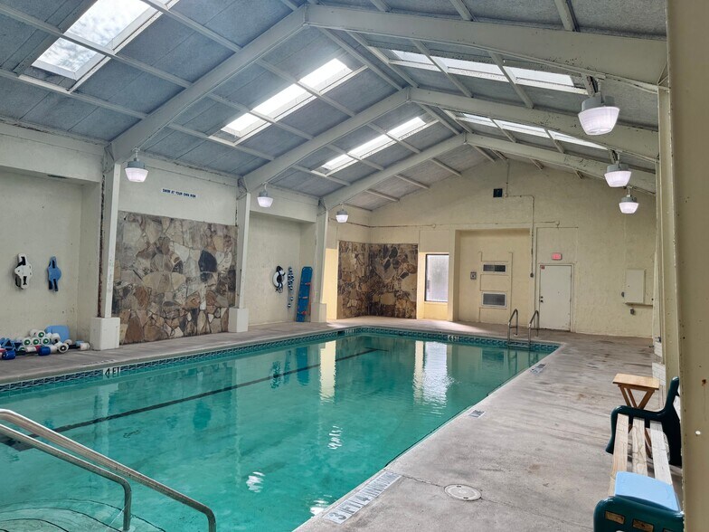 More Photos Of 6500 Fort Caroline Rd, Jacksonville Unknown For Lease