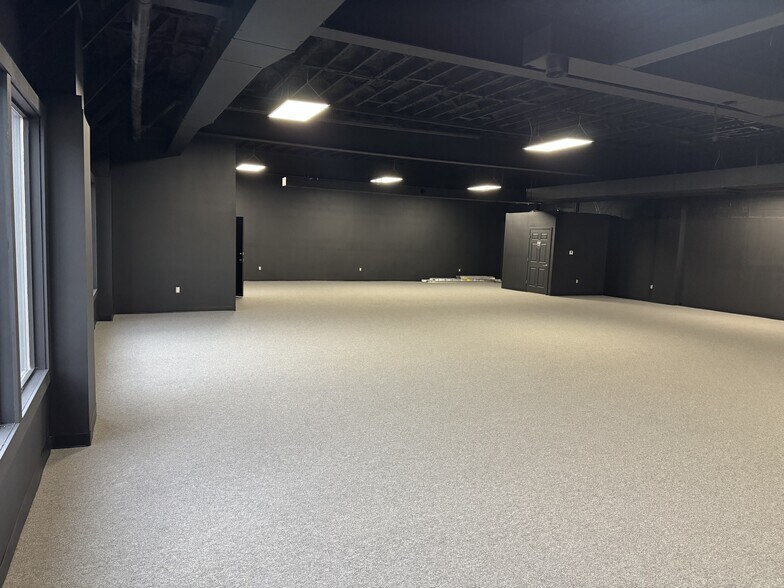 More Photos Of 1101 5th Ave, Coraopolis Office For Lease