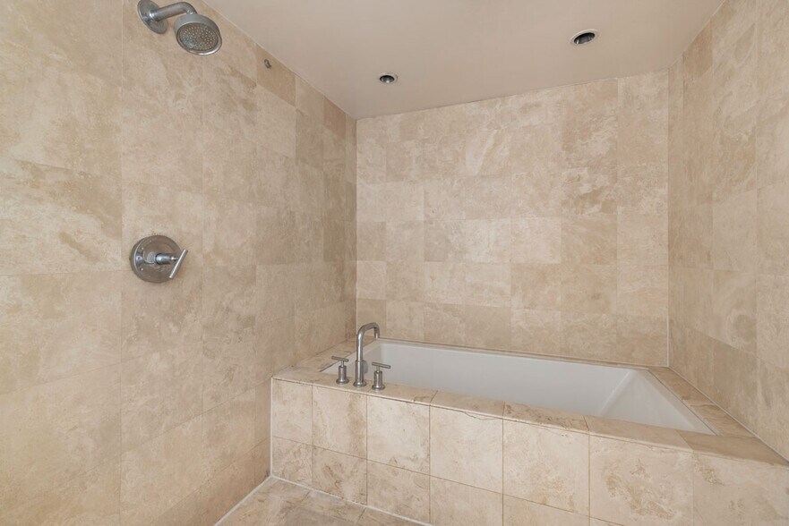 More Photos Of 2330 Silver Ridge Ave, Los Angeles Apartments For Sale