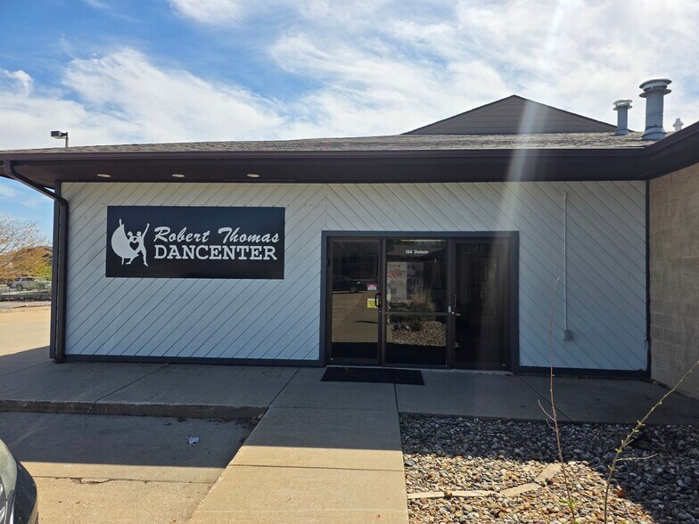 More Photos Of 130 Dotson Dr, Ames Office For Lease