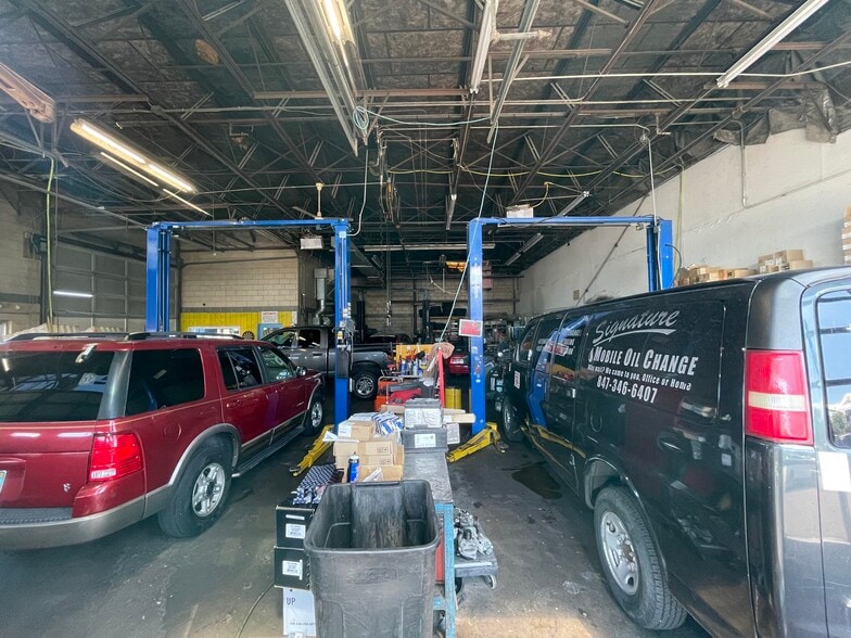 More Photos Of 660–670 E Northwest Hwy, Arlington Heights Auto Dealership For Sale