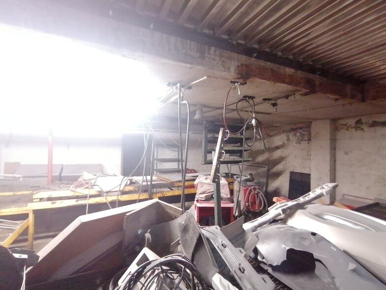 More Photos Of 120 Church St, Hagerstown Auto Repair For Sale