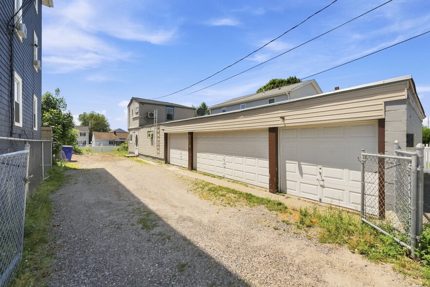 Primary Photo Of 415 Anthony St, Fall River Flex For Sale