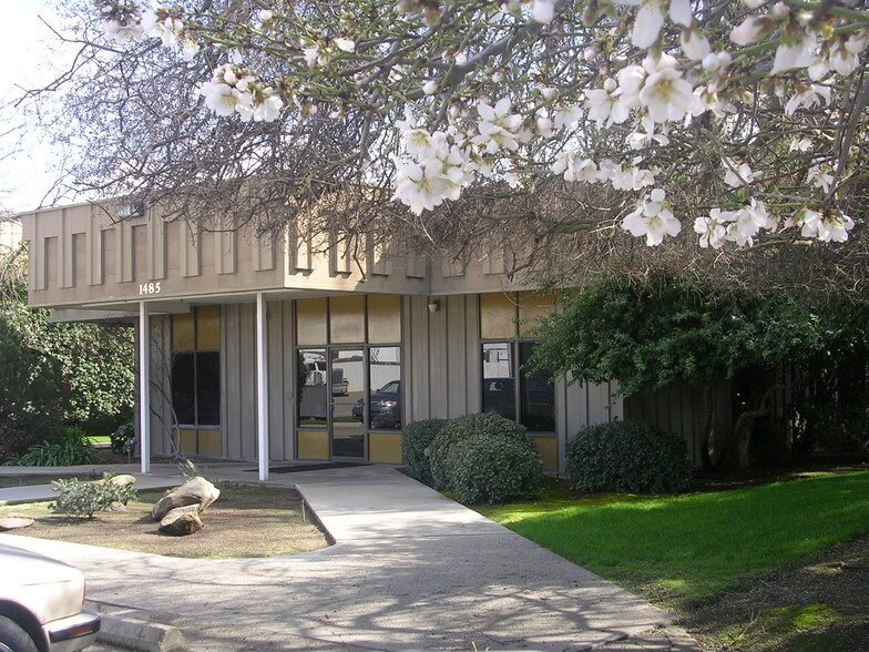 More Photos Of 1485 Curtis Ave, Reedley Manufacturing For Sale