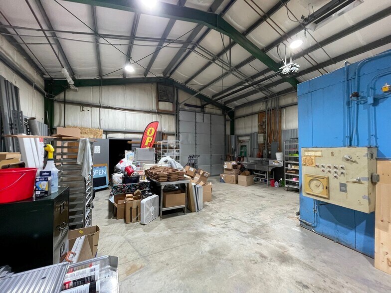 More Photos Of 1038 Rutledge Rd, Transfer Warehouse For Sale