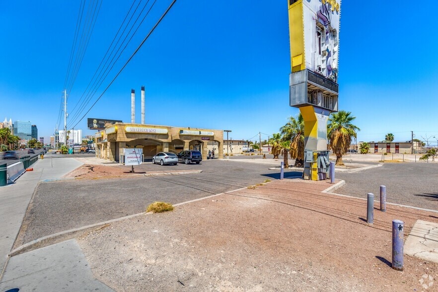 More Photos Of 3969 Las Vegas Blvd S, Las Vegas Bar For Lease