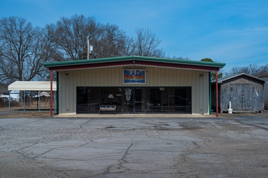 More Photos Of 2100 W Main St, Clarksville Industrial For Sale