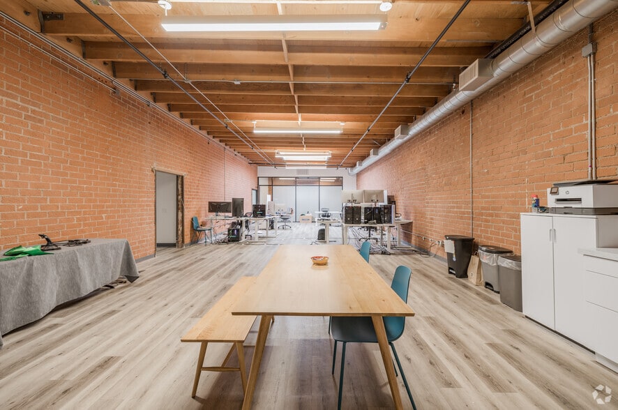 More Photos Of 12820 Panama St, Los Angeles Showroom For Lease