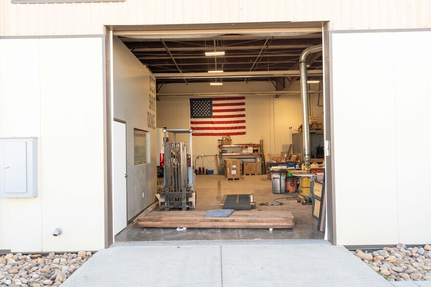 More Photos Of 3000 Airport Dr, Erie Light Manufacturing For Sale