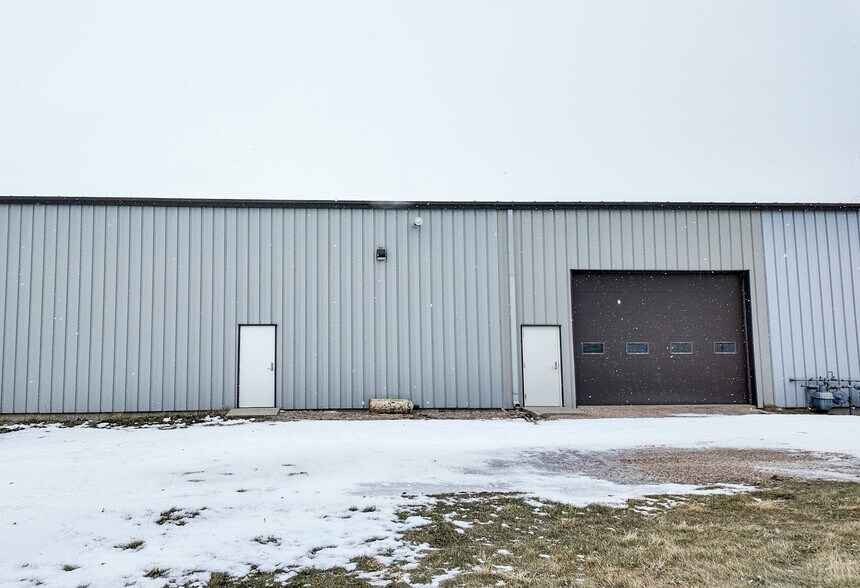 More Photos Of 404 E 40th St N, Sioux Falls Industrial For Lease