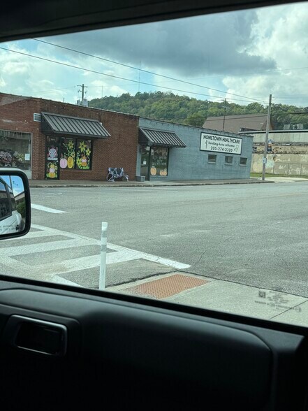 More Photos Of 332 2nd Ave E, Oneonta Office For Sale