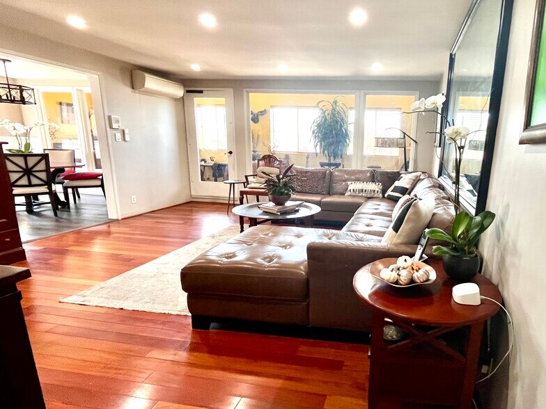 More Photos Of 10443-10445 Magnolia Blvd, North Hollywood Office Residential For Sale