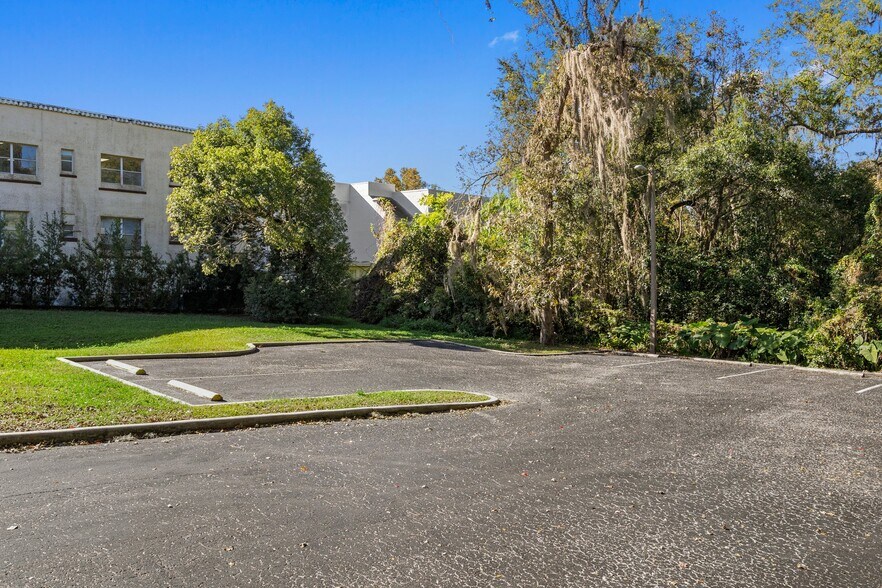 More Photos Of 315 Howell Ave, Brooksville Loft Creative Space For Sale