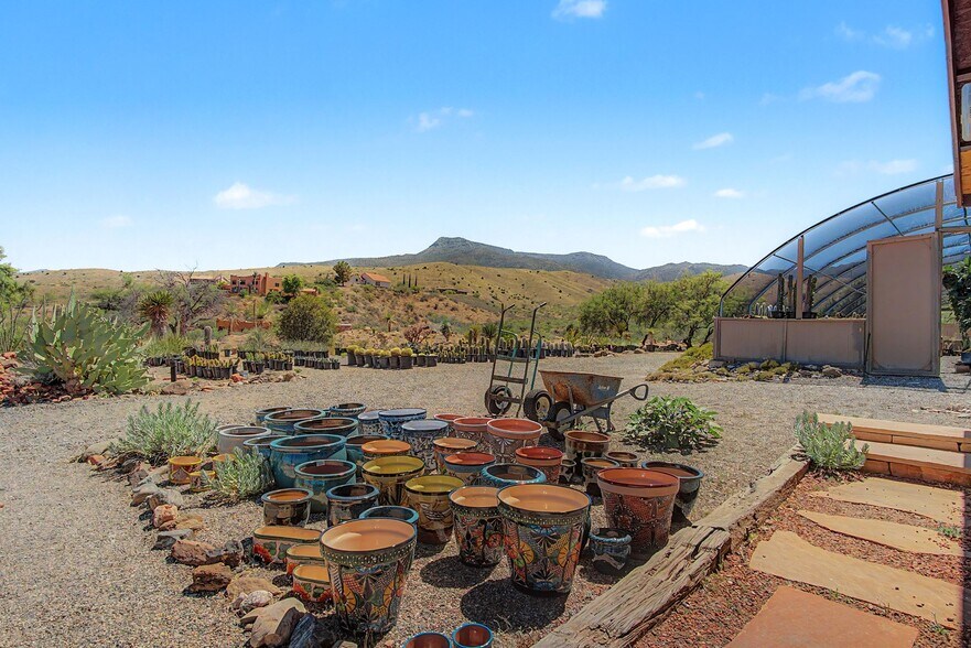 More Photos Of 1011 Wildhorse ln, Clarkdale Specialty For Sale