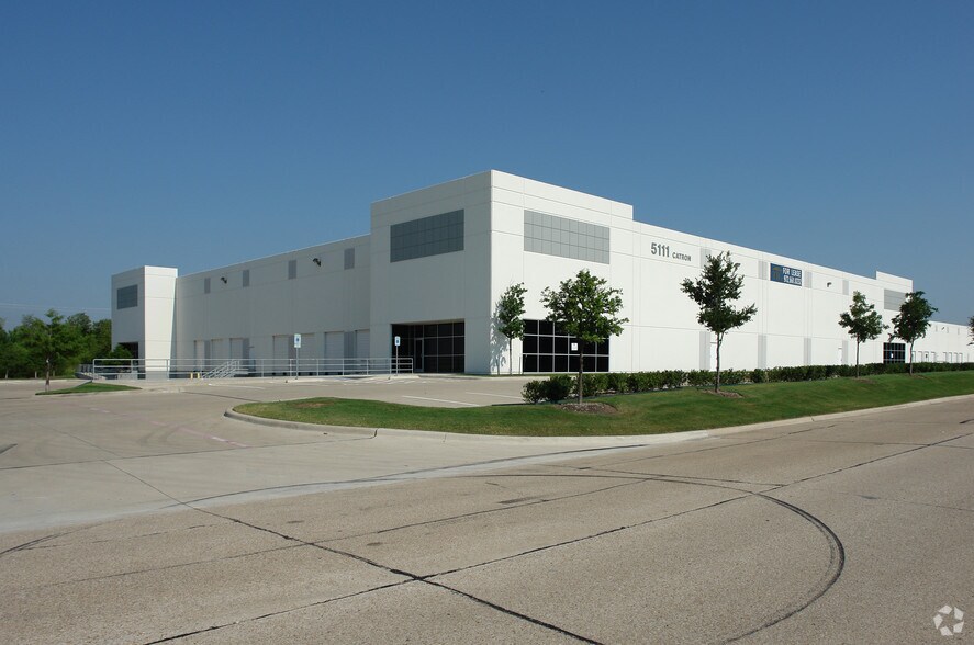 More Photos Of 5111 Catron Dr, Dallas Distribution For Lease