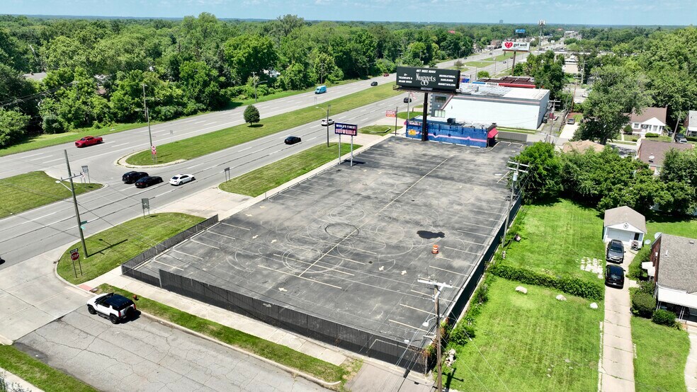 More Photos Of 16550-16512 Telegraph Rd, Detroit General Retail For Sale